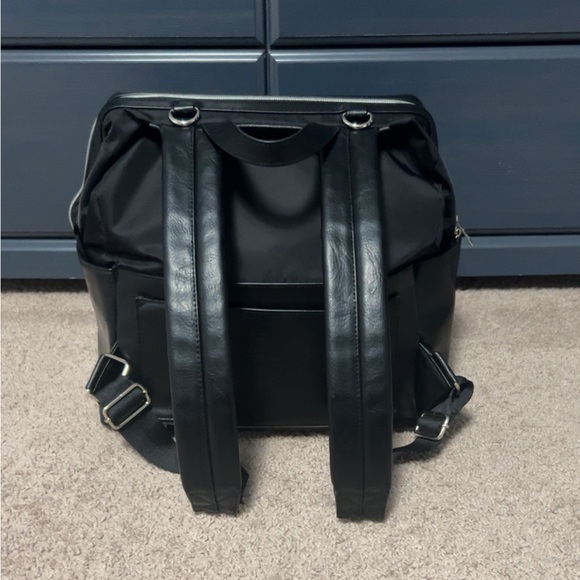 BIES The Backpack Diaper Bag in Black - Picture 10 of 16